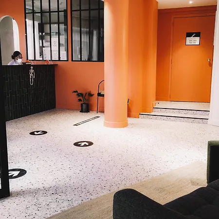 De L'aqueduc 3* パリ