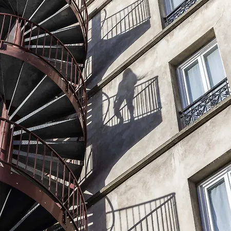 De L'aqueduc Otel 3*