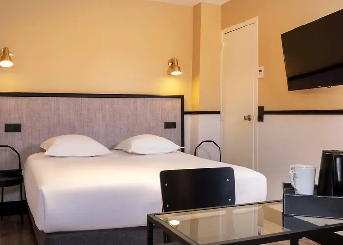 De L'aqueduc Hotel 3*
