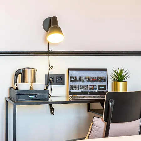 De L'aqueduc 3* باريس